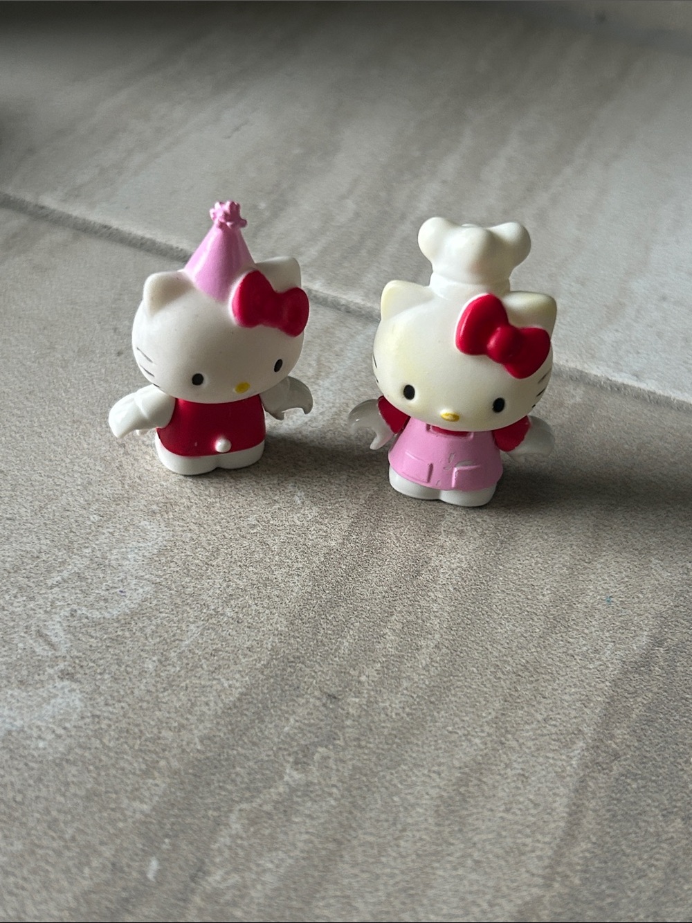 2011 mega bloks hello kitty mini figures